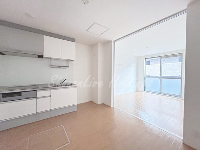 藤沢市本鵠沼２丁目のアパートの居間・リビング