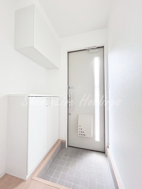 藤沢市本鵠沼２丁目のアパートの玄関