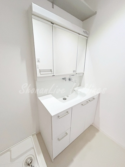 藤沢市本鵠沼２丁目のアパートの洗面所