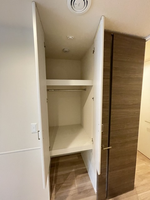 ＮＯＢＬＥＳＳＥ　隅田川　ノブレススミダガワの居間・リビング|★ペットスペース（収納下）★