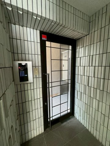 WING須磨若宮町のエントランス