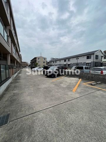 プレステージⅠの駐車場