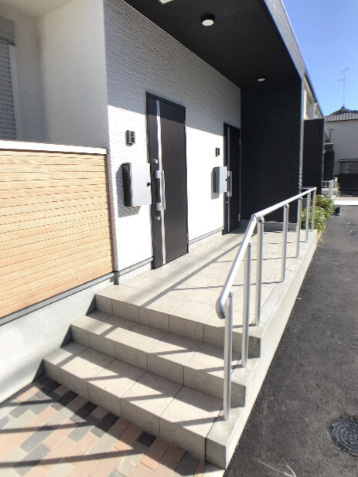 VIVACE西難波のエントランス