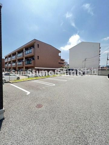 T-Villageの駐車場