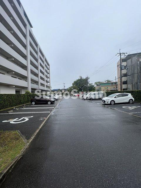 URパークタウン西武庫　1号棟の駐車場