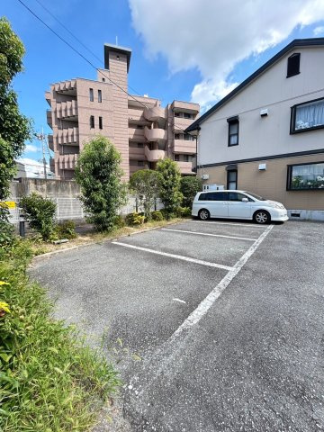 フレンドリーハイツ小林の駐車場