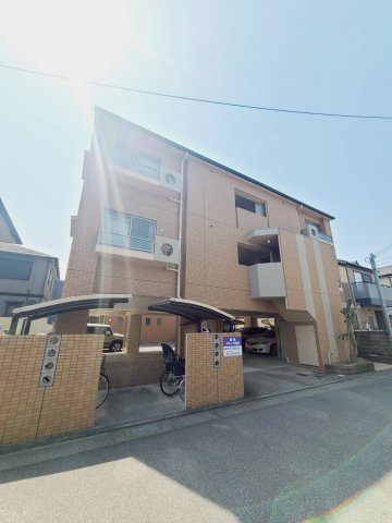 アルーラ北館の外観