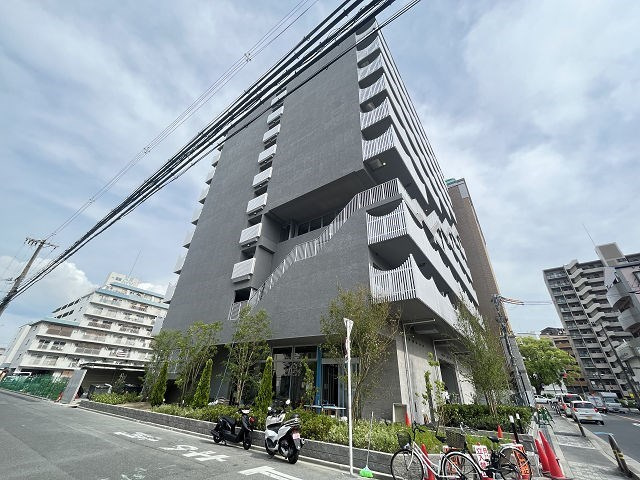 TOPAZ江坂の外観