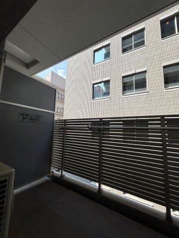 プレサンス新神戸駅前のバルコニー
