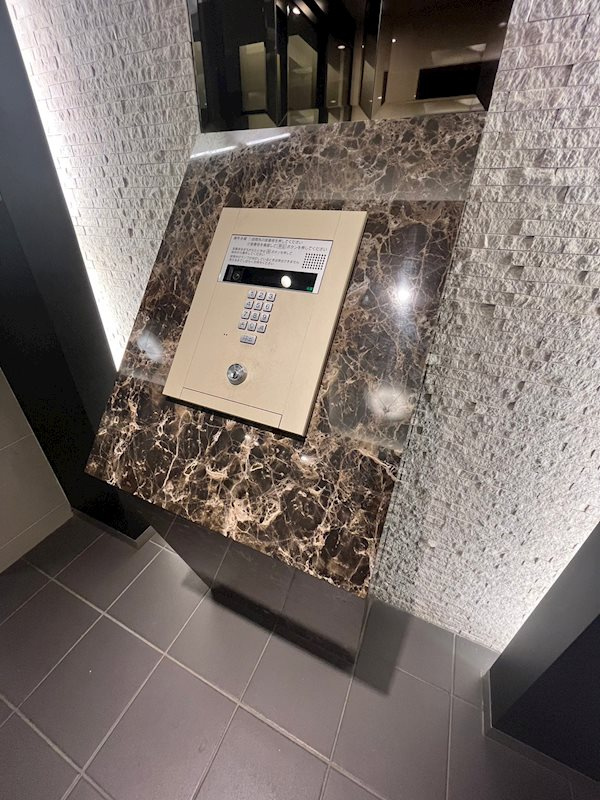 プレサンス新神戸駅前の外観