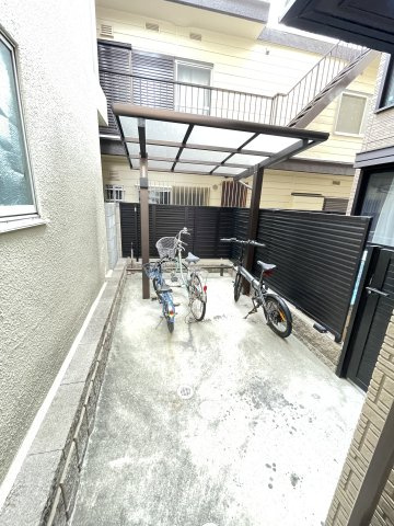 J's Gardenの駐車場