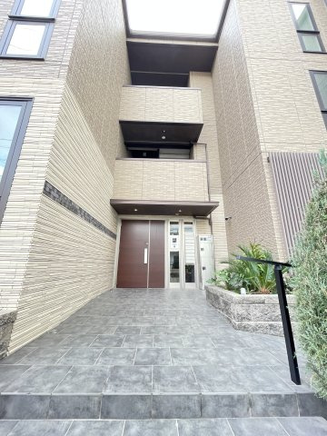 J's Gardenのエントランス