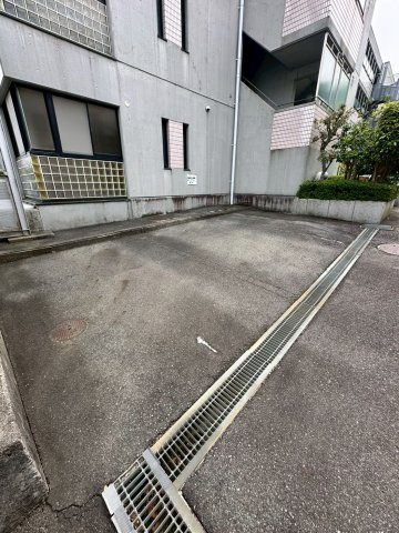 アビタ　コシキイワの駐車場