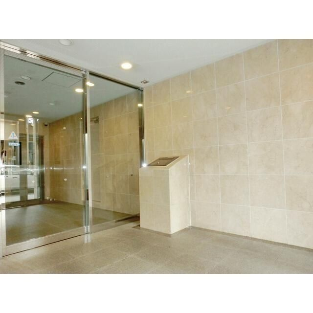 コスモリード本所吾妻橋のエントランス