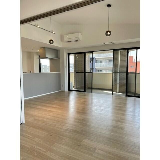 コスモリード本所吾妻橋の居間・リビング