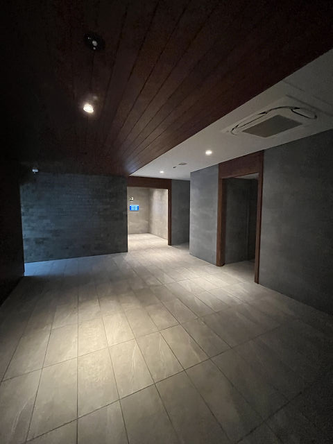 THE　MUTUAL　江坂のロビー