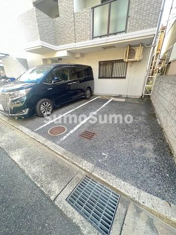 アイマンション東大物の駐車場