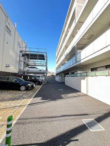 EXE東園田の駐車場