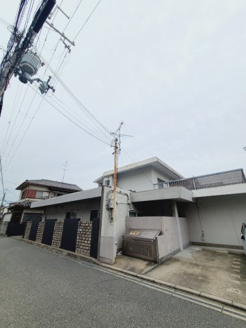 アールズコート宝塚の駐車場