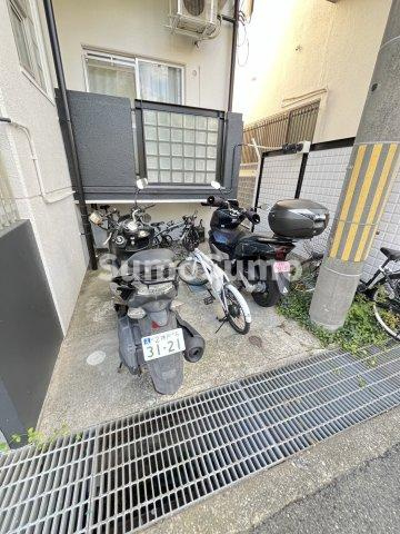 SENSE　武庫之荘の駐車場