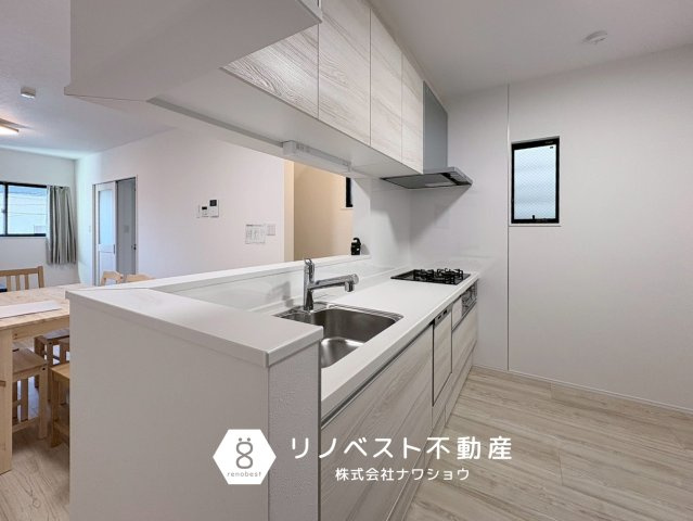 大阪市生野区鶴橋4丁目のキッチン|対面式キッチンでリビングとのコミュニケーションも取れます♪