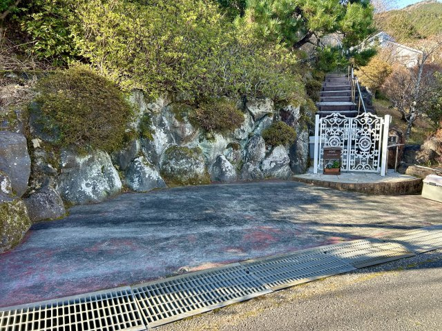伊東市　宇佐美みのりの村の駐車場