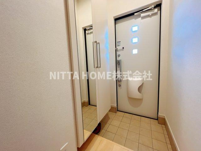 メゾン・シュシュⅡの玄関|シューズボックス完備の玄関です★