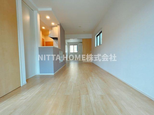 メゾン・シュシュⅡの洋室|角部屋のお部屋で過ごしやすいです☆彡