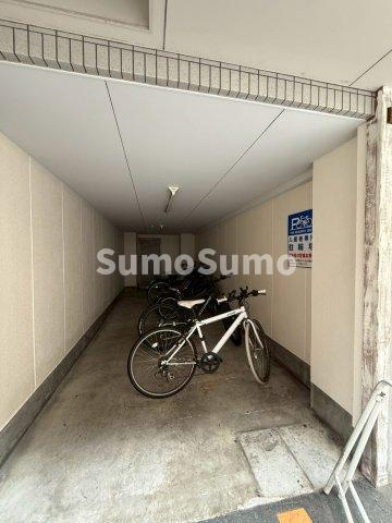 プレミアム本町の駐車場|駐車スペースもあります