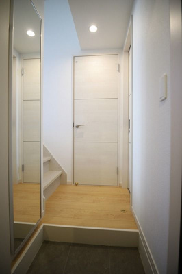 【玄関】 | モアメゾン中央公園前 671