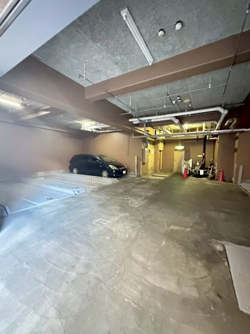 プレステージ西明石Ⅷの駐車場