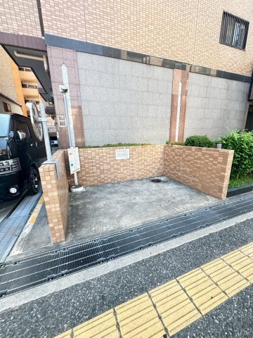 プレステージ西明石Ⅷの駐車場