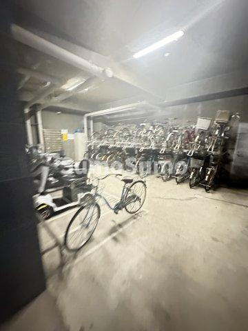 プレステージ明石ハーバービューの駐車場|駐車場があるので、車を買う予定の方も安心です