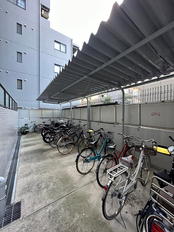 グランデール新神戸の外観