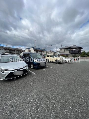 クレールメゾン中田B棟の駐車場|駐車場があります