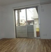 ガーデンヒルズ芝Eastの居間・リビング