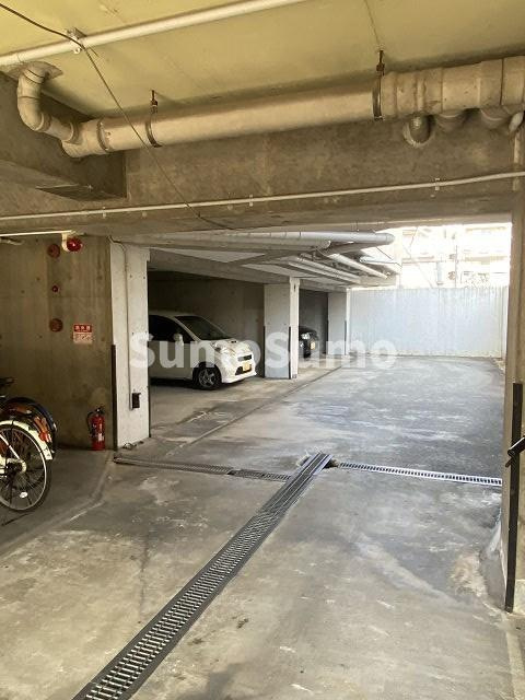 キューブ南武庫之荘3の駐車場
