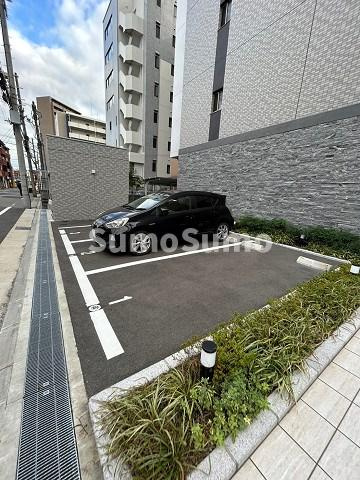エスプレイスアーバンレジデンスの駐車場