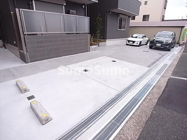 エスペランサ西難波の駐車場