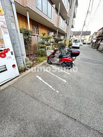 エスペランサ藤井の駐車場