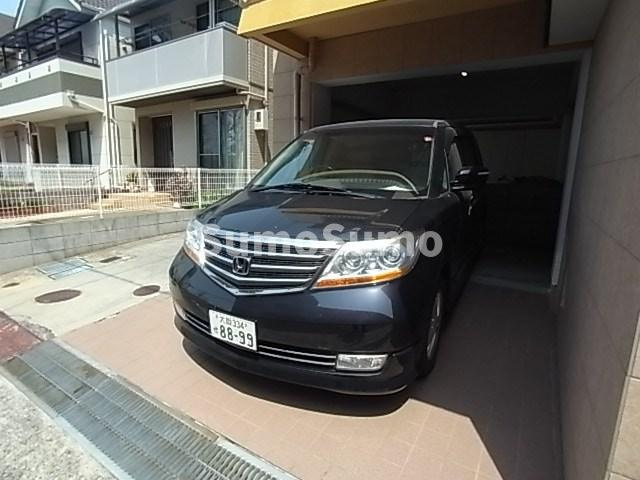 グランディアルネ阪急園田の駐車場