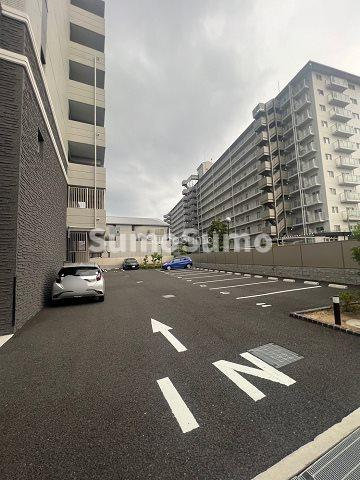 エスリード大阪クレストコートの駐車場