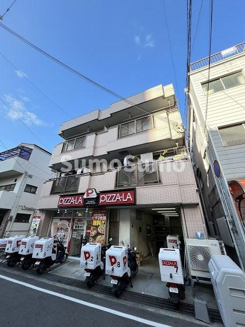 グランドウール難波の外観