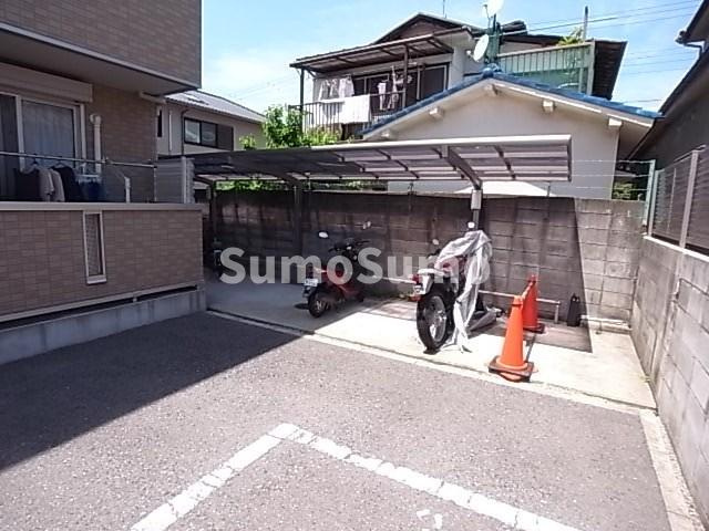 グレースWAKOの駐車場