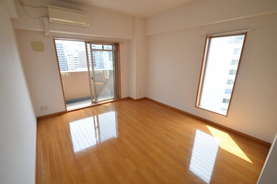 【居間・リビング】 | インベスト本町WEST