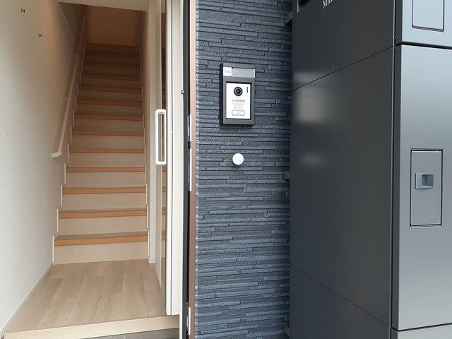 アルバハオスの玄関