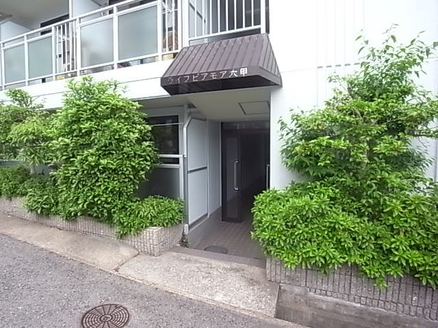 ライフピアモア六甲のエントランス
