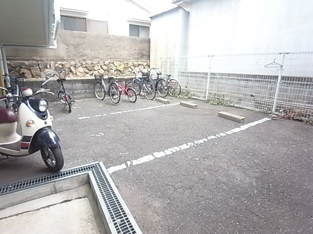 ライフピアモア六甲の駐車場