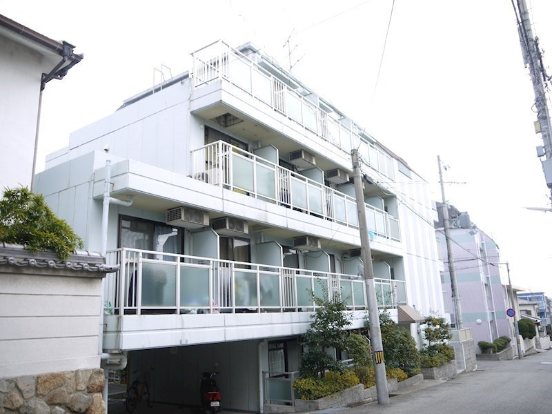 ライフピアモア六甲の外観