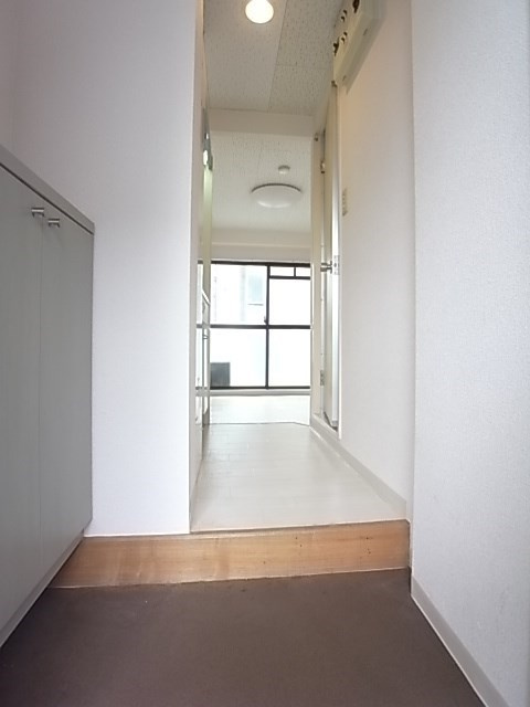 ライフピアモア六甲の玄関